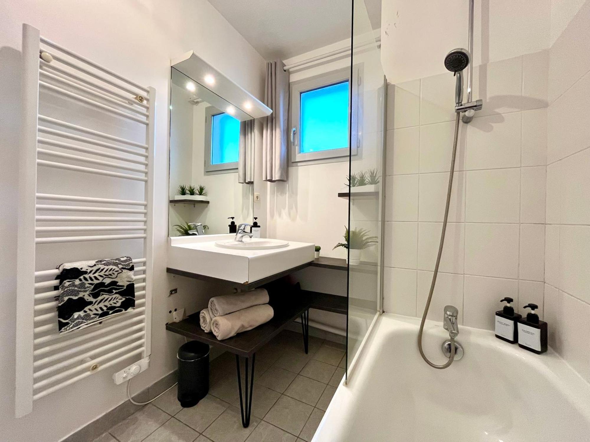 Bngo I Immense Rooftop Lyon I 2 Chambres, 4 Places Parkings, 2 Immenses Terrasses, 8 Personnes Eksteriør bilde